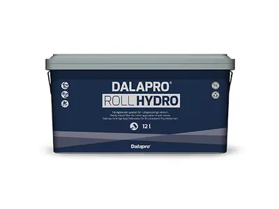 Dalapro Roll Hydro – blå rullespartelmasse til vådrum, giver en hård og vandafvisende overflade.